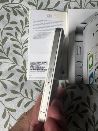 iPhone 4S 8GB  impeccabile