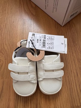 Zapatillas Munich T19 + Zapatos 6/9m sin usar