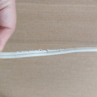 Lámpara de pie moderna blanca y madera