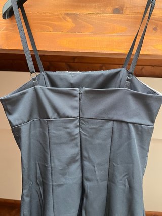 Tubino elegante beige e nero con fiore