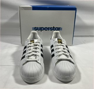 Adidas Superstar Talla 39 Blancas Negras