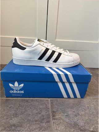 Adidas Superstar Talla 43 Blancas Negras