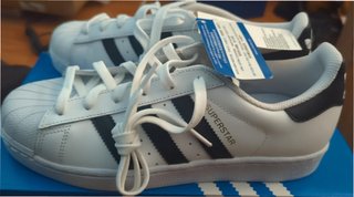 Adidas Superstar Talla 41 Blancas Negras