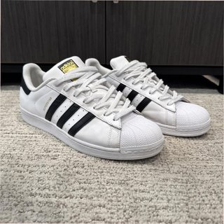 Adidas Superstar Talla 42 Blancas y Negras