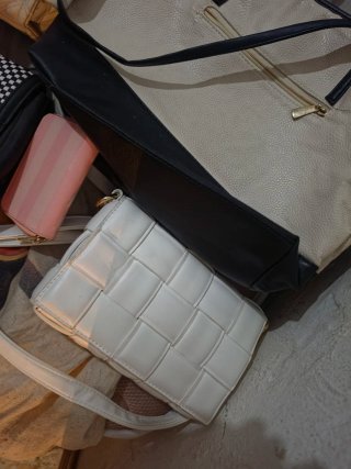 Bolsos varios precio unidad