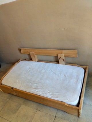 Cama infantil de madera
