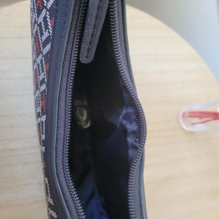 Bolsa Hobo Tommy Hilfiger Monograma