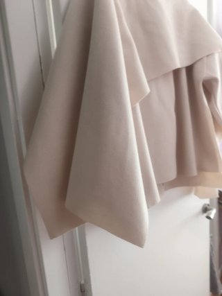 Capa beige talla única
