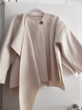 Capa beige talla única