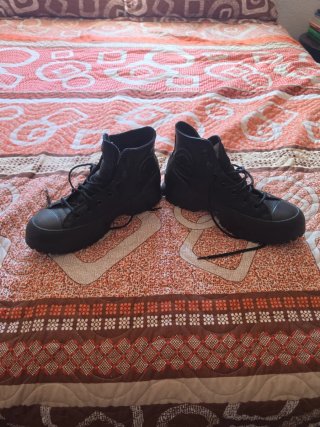 Converse Talla 37.5 Negro Casi Nuevas muy poco uso
