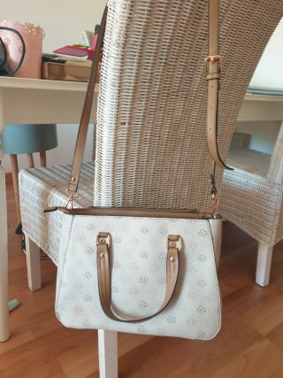 Bolso mediano de vestir nuevo