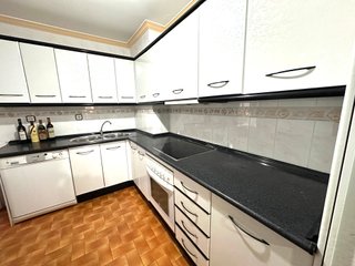 SE ALQUILA PISO DE 3 DORMITORIOS 1 BAÑO