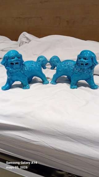 Figuras de Perros Guardianes Azules