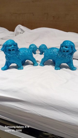 Figuras de Perros Guardianes Azules
