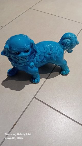 Figuras de Perros Guardianes Azules