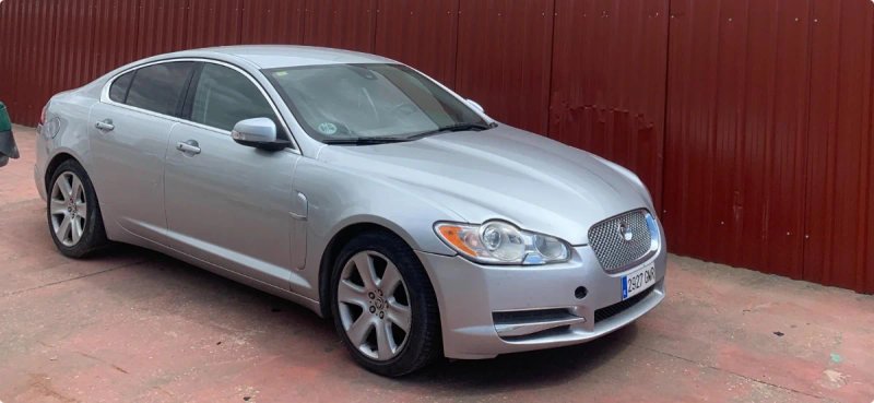 Jaguar XF 2009 - foto 1