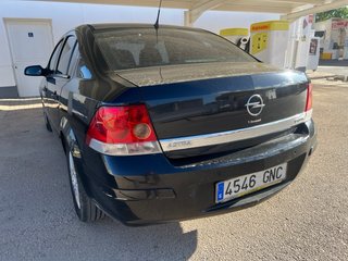 Opel Astra 2010
