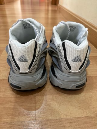 Adidas Jellyfish Grises y Blancas