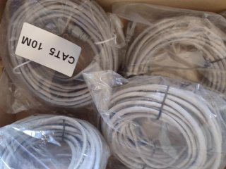 Cable de red Ethernet blanco