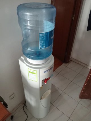 Dispensador de agua fría y caliente
