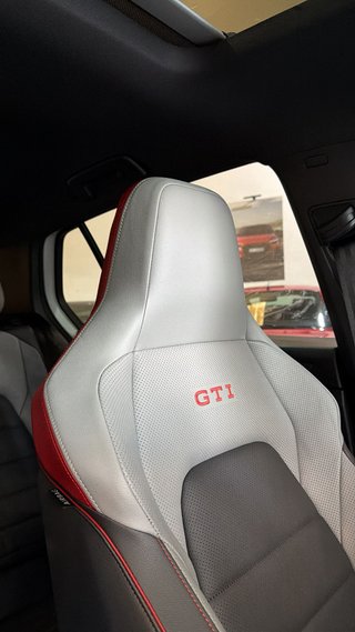 Volkswagen Golf 2024