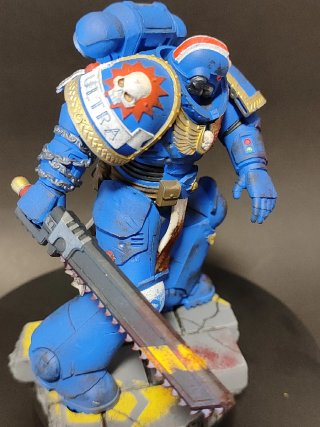 Figura Coleccionista Titus (13cm) Warhammer 40k