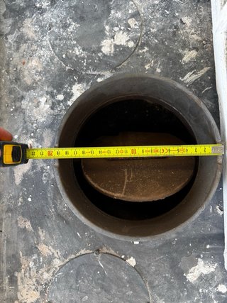 Chimenea de hierro fundido negra con ventilador