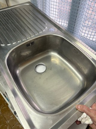 Fregadero de cocina con escurridor