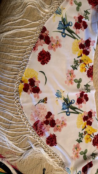 DOS Trajes d flamenca madre e hija REGALO MANTONES