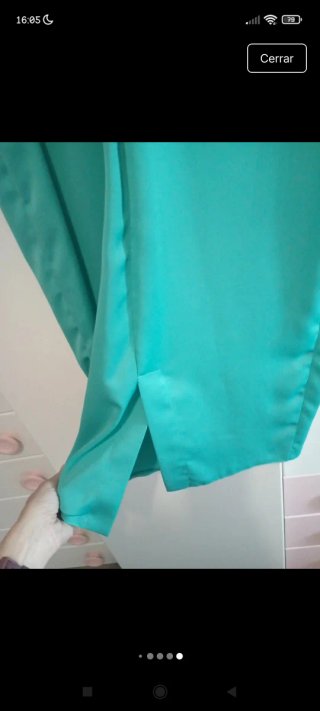 Vestido fiesta Cardie verde con etiqueta