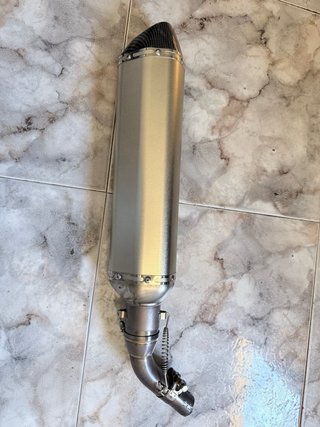 Escape Moto Carbono con adaptador para scooter se