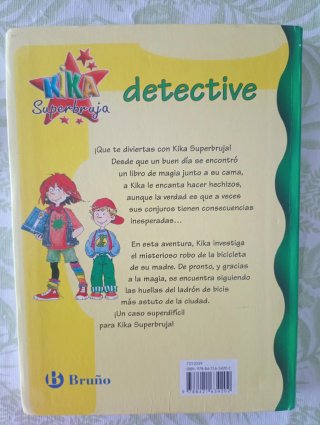 Kika Superbruja, detective