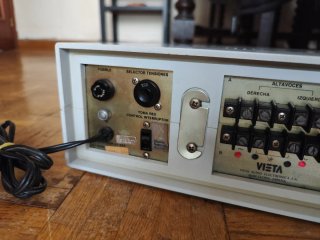 Amplificador vieta AT 210