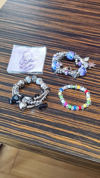4 Pulseras Bisutería Chica Nuevas