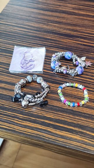 4 Pulseras Bisutería Chica Nuevas