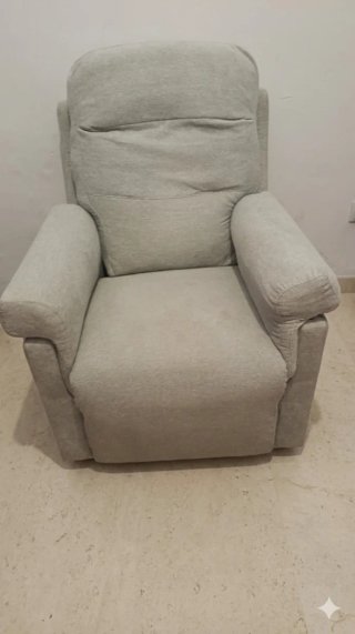 Sillón reclinable gris