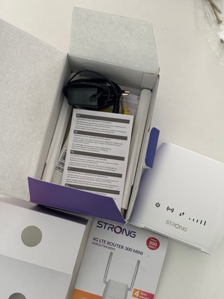 Router 4G LTE STRONG 300 MINI