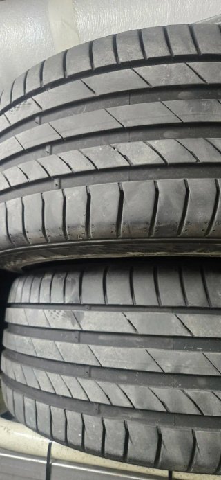 Neumaticos con discos 235/45/17. 97Y