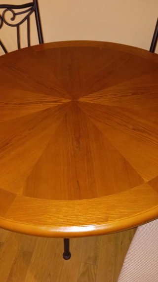 Mesa redonda madera y forja y sillas