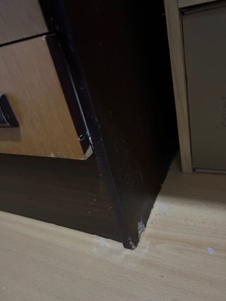 Cajonera de madera y metal