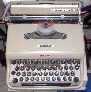 Máquina de escribir Hispano Olivetti  Olympia