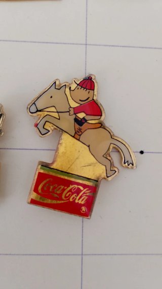 Lote de 16 pines Coca-Cola