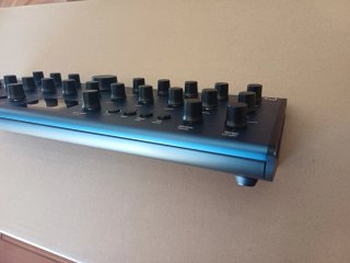 Sintetizador Modal Cobalt 8M