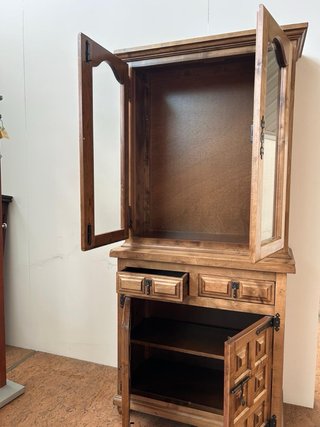 Librería madera con cristal