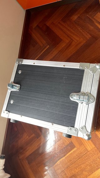 Rack THON y Afinador Korg DTR1000
