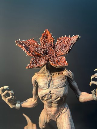 Figura Resina 8k Demogorgon