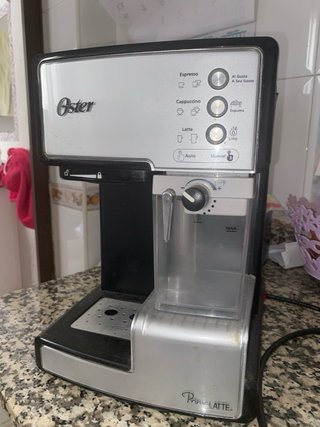 Cafetera Oster PrimaLatte Automática