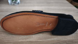 Mocasines con detalle de antifaz y suela de cuero