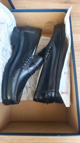 Mocasines con detalle de antifaz y suela de cuero