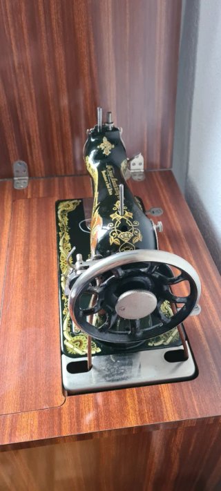Máquina de coser Singer antigua